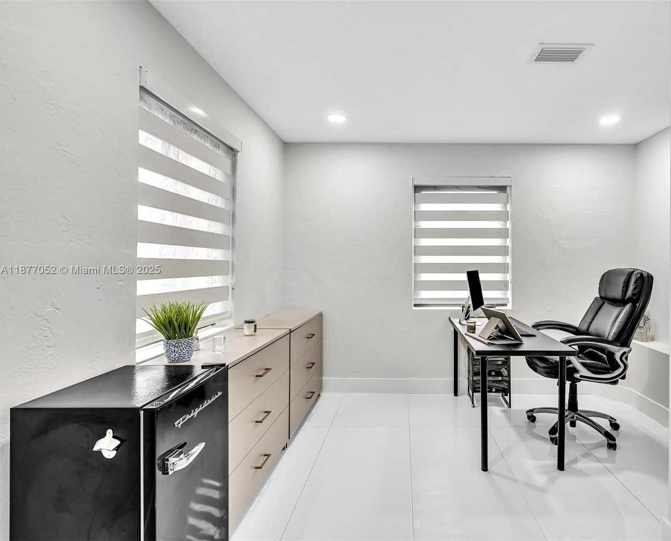 Small Image of 12680 NORTH MIAMI AVE, North Miami Number 43