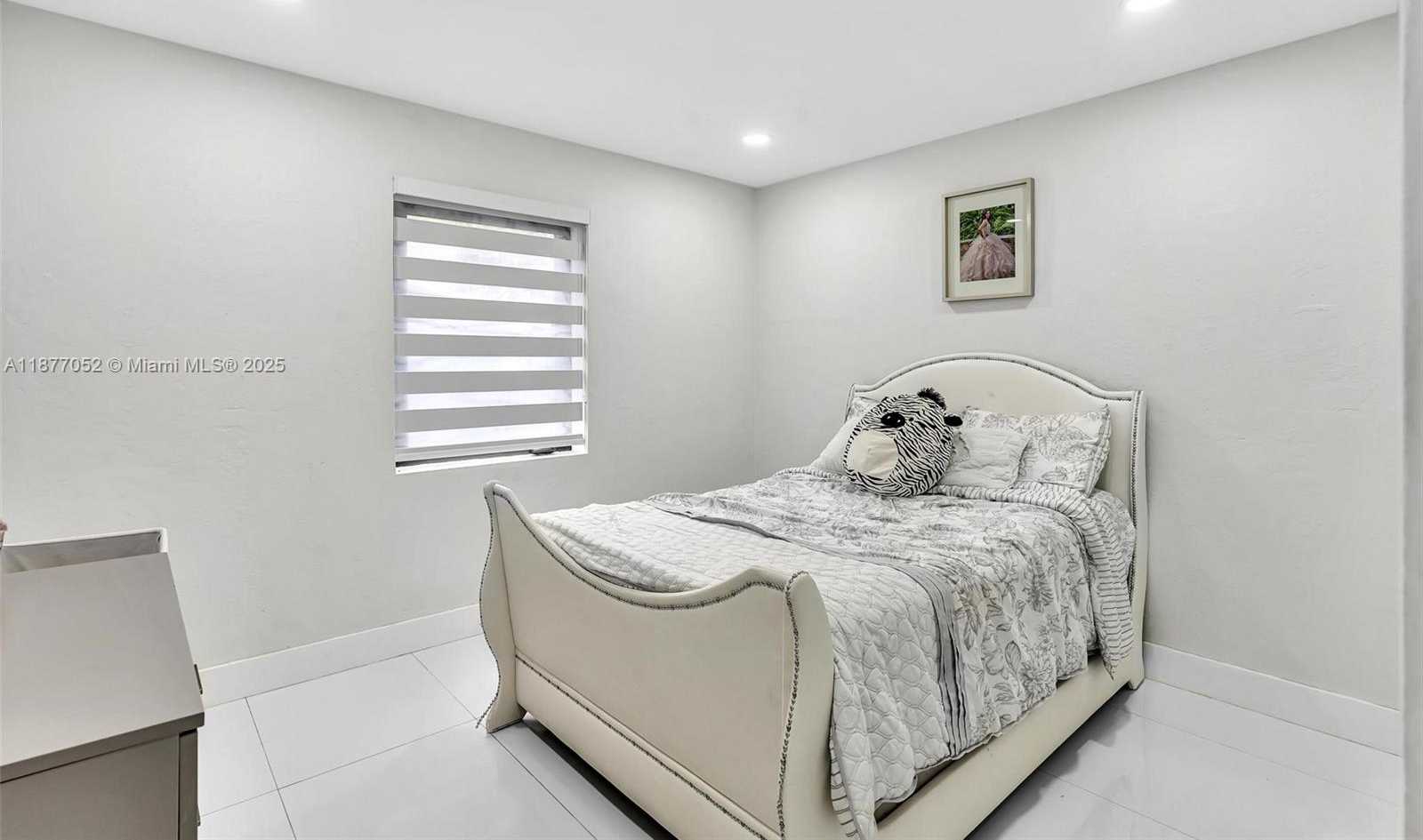 Small Image of 12680 NORTH MIAMI AVE, North Miami Number 45