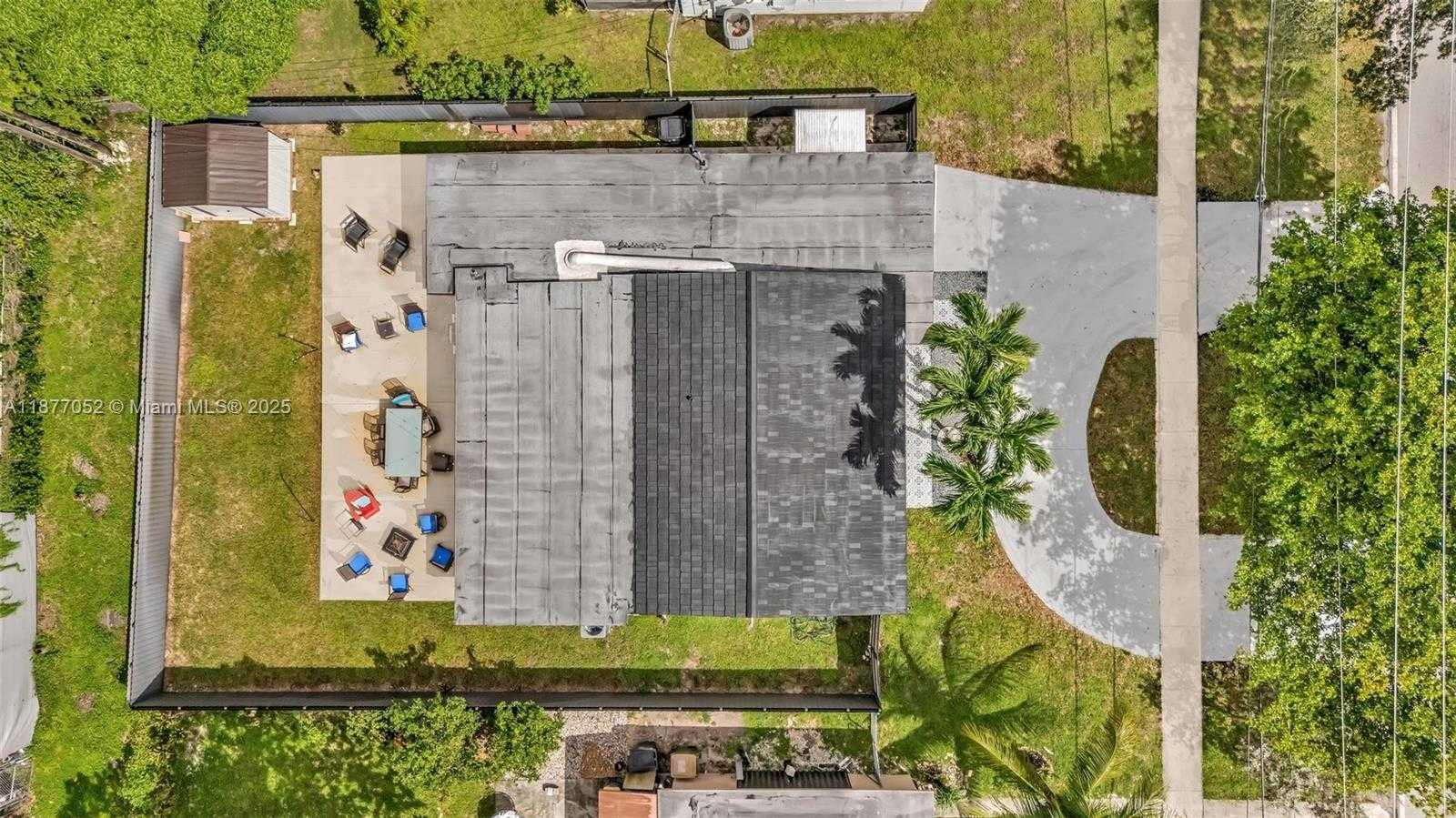 Small Image of 12680 NORTH MIAMI AVE, North Miami Number 5