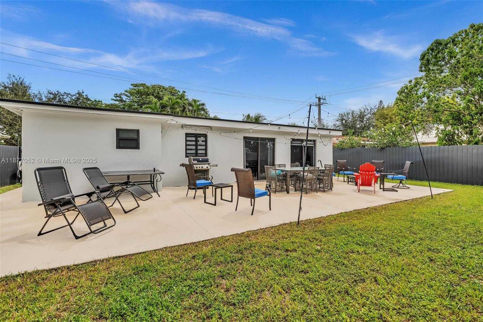 Small Image of 12680 NORTH MIAMI AVE, North Miami Number 50