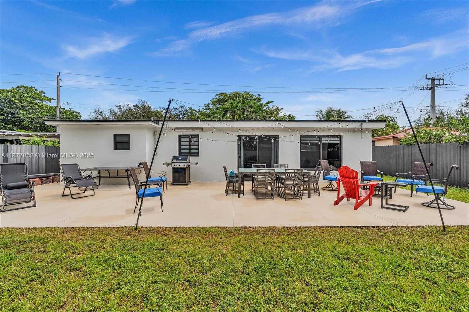 Small Image of 12680 NORTH MIAMI AVE, North Miami Number 52