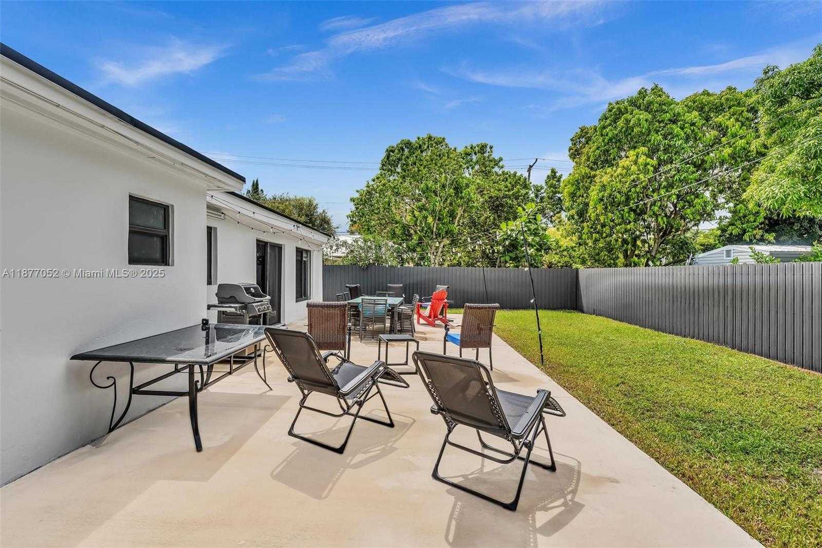 Small Image of 12680 NORTH MIAMI AVE, North Miami Number 56