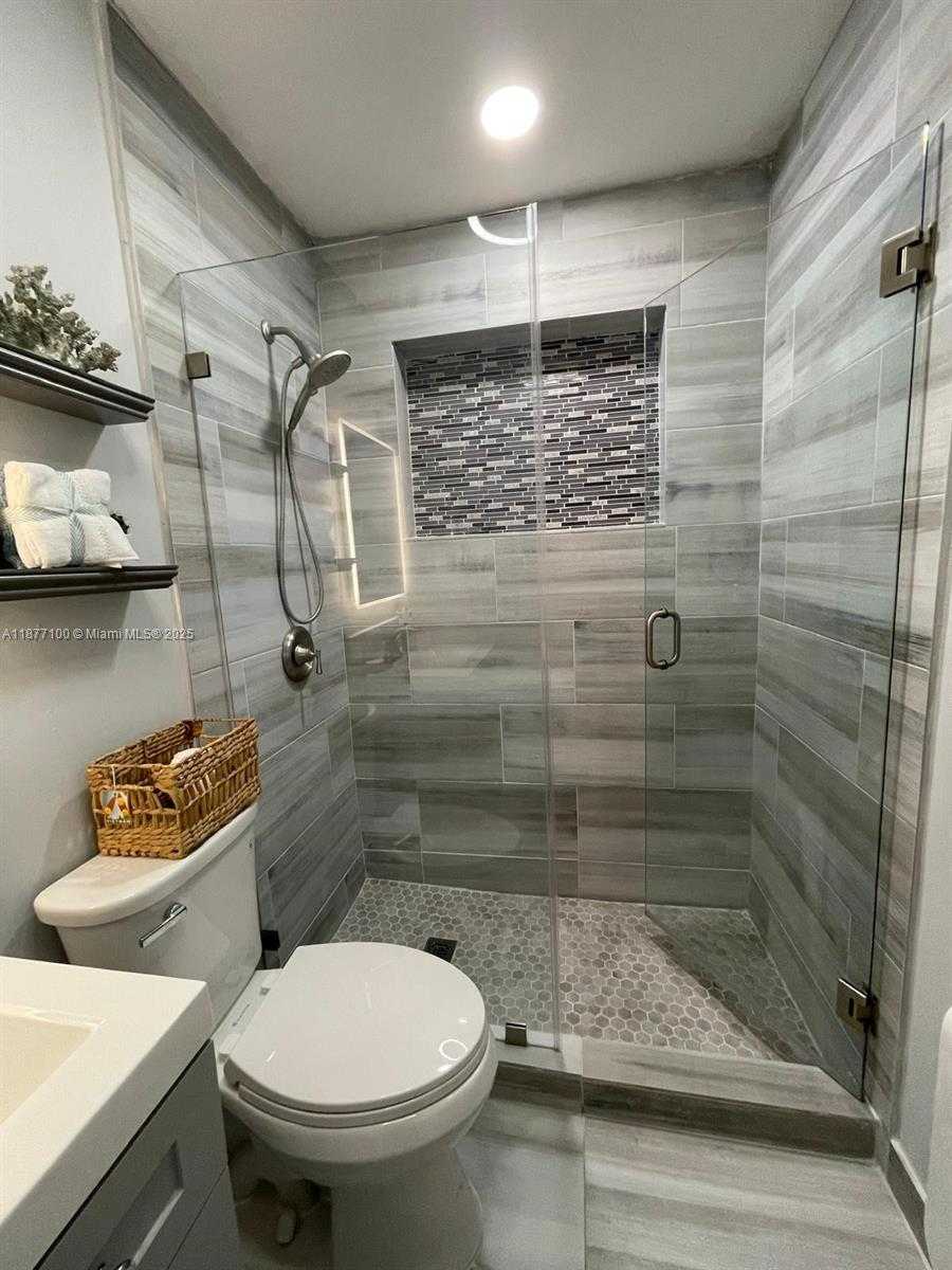 Small Image of 6105 FUNSTON ST, Hollywood Number 12