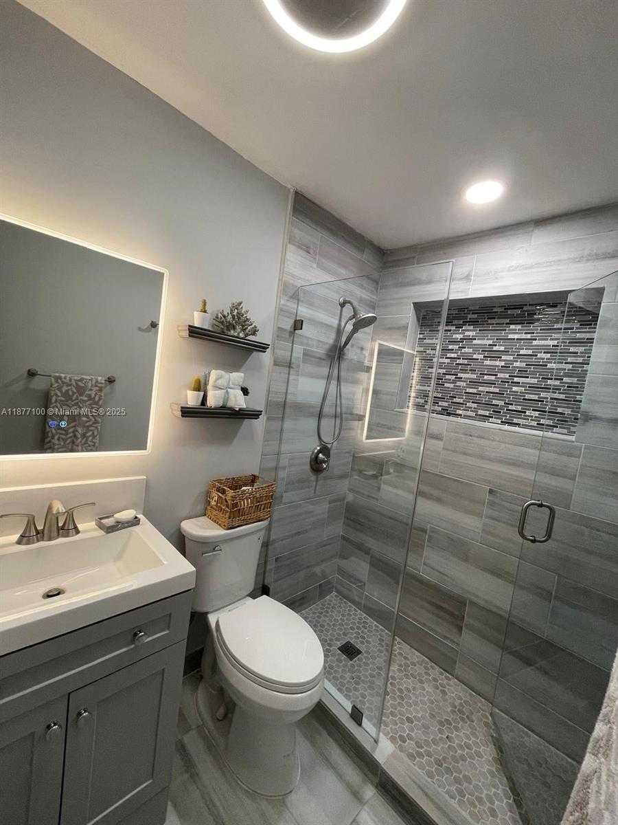 Small Image of 6105 FUNSTON ST, Hollywood Number 13