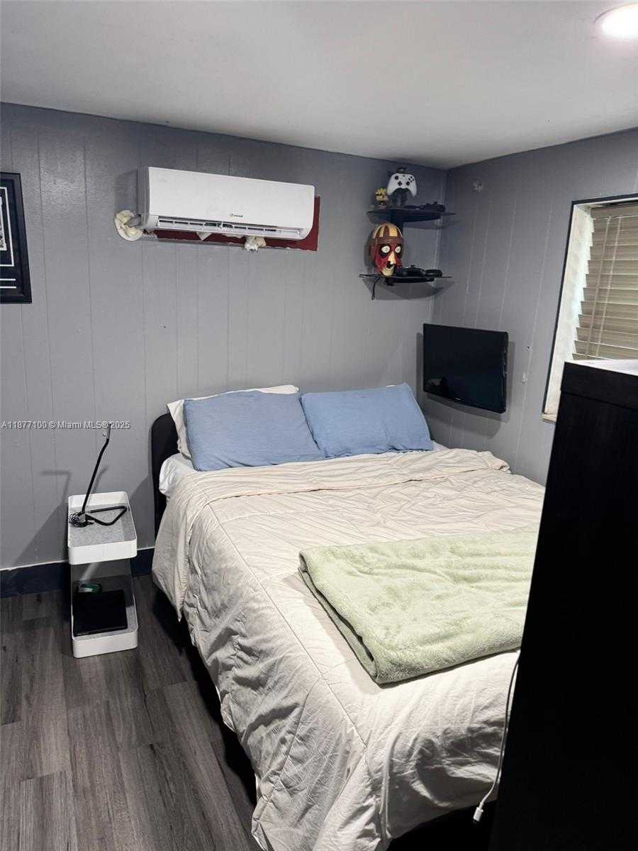 Small Image of 6105 FUNSTON ST, Hollywood Number 19