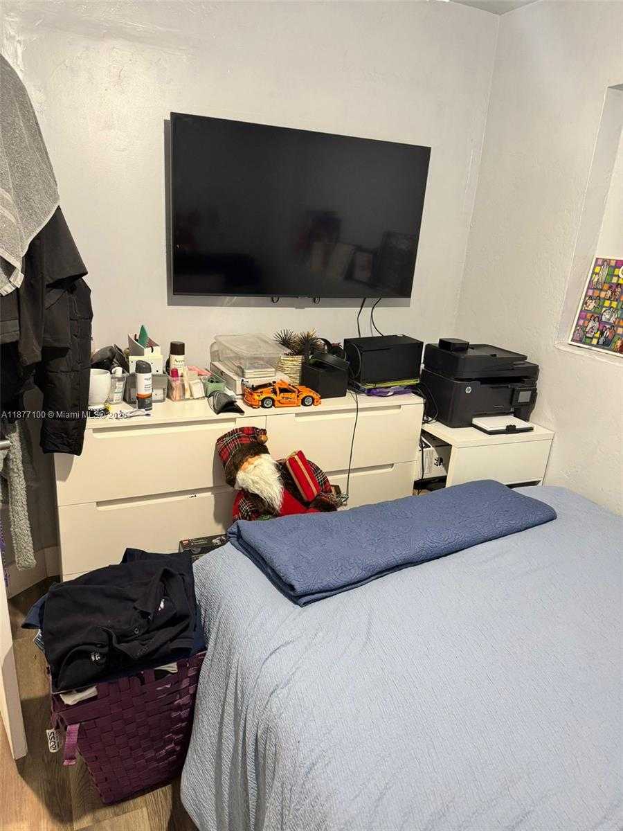 Small Image of 6105 FUNSTON ST, Hollywood Number 24