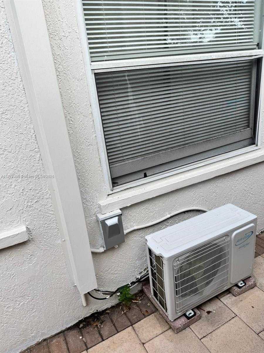 Small Image of 6105 FUNSTON ST, Hollywood Number 30