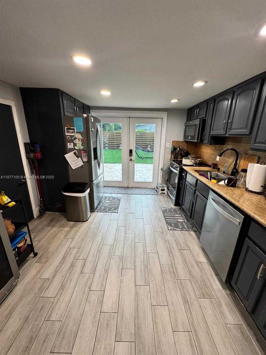 Small Image of 6105 FUNSTON ST, Hollywood Number 7