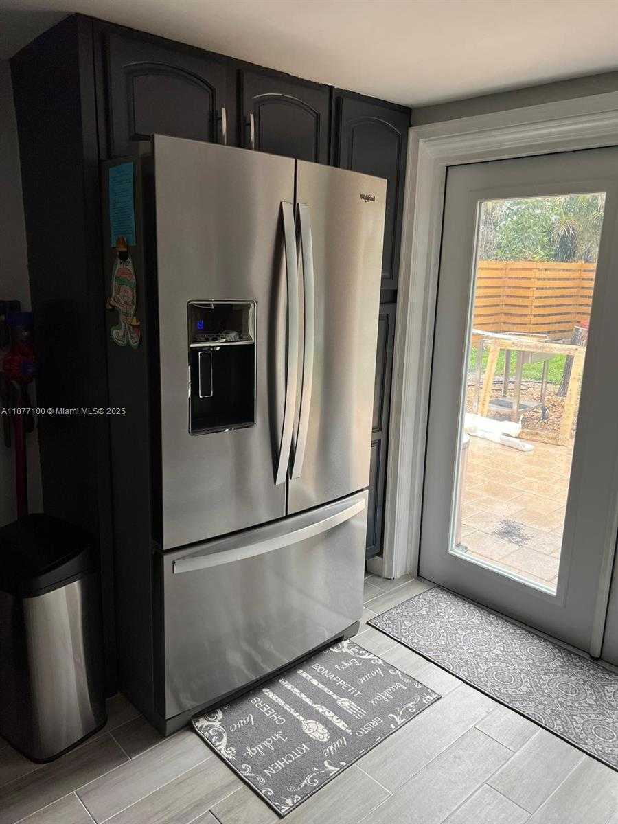 Small Image of 6105 FUNSTON ST, Hollywood Number 9