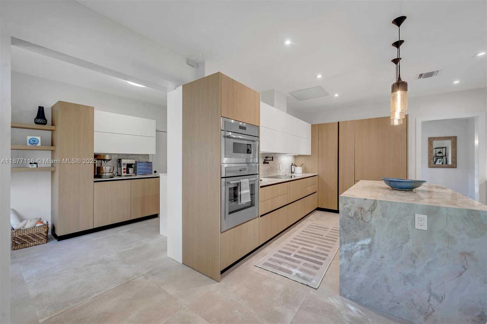 Small Image of 3903 GRANADA BLVD, Coral Gables Number 14