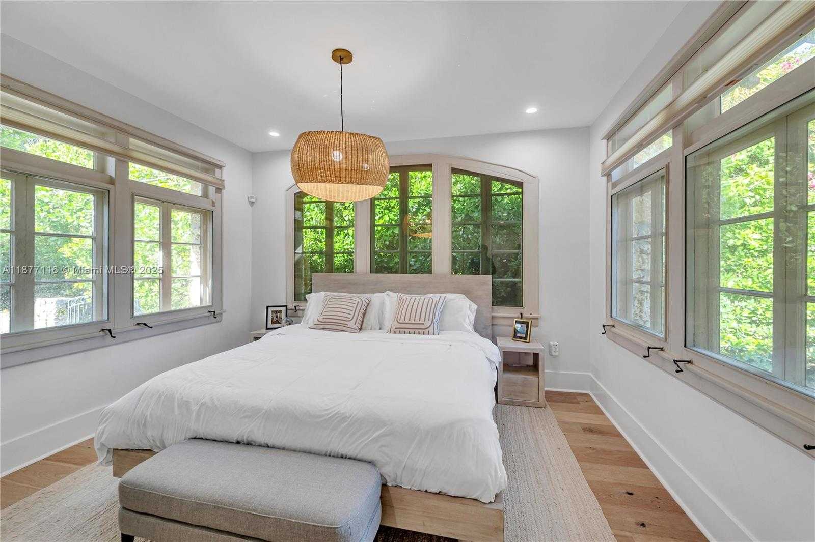 Small Image of 3903 GRANADA BLVD, Coral Gables Number 24