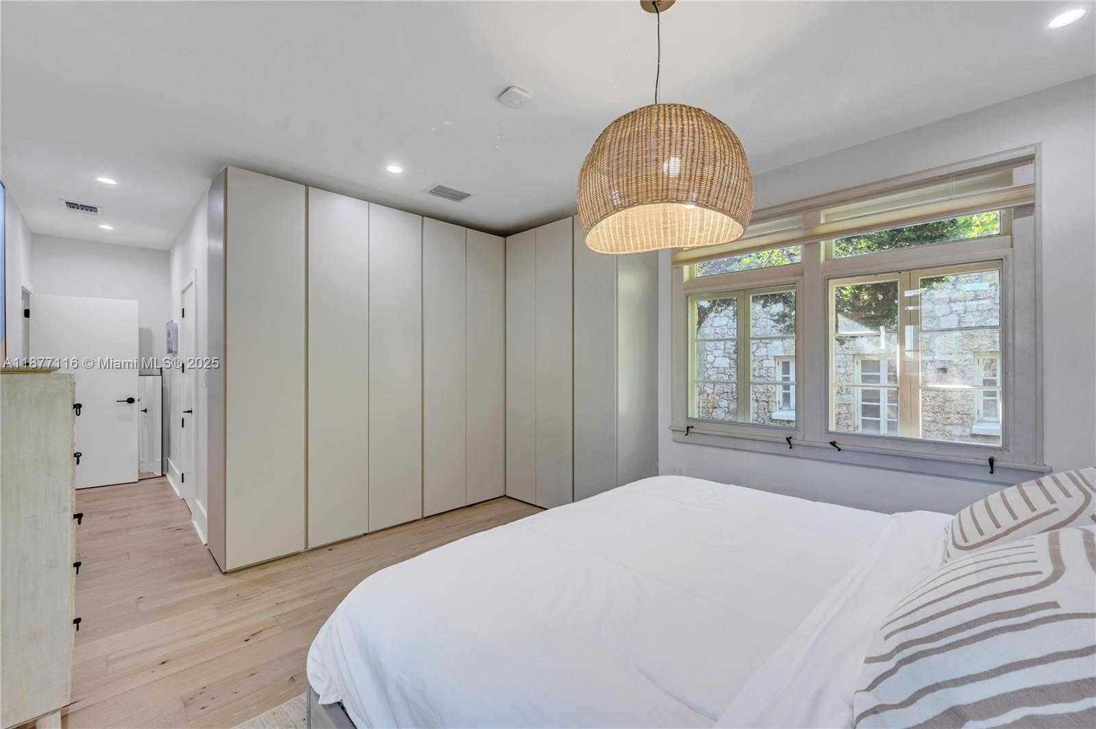 Small Image of 3903 GRANADA BLVD, Coral Gables Number 26