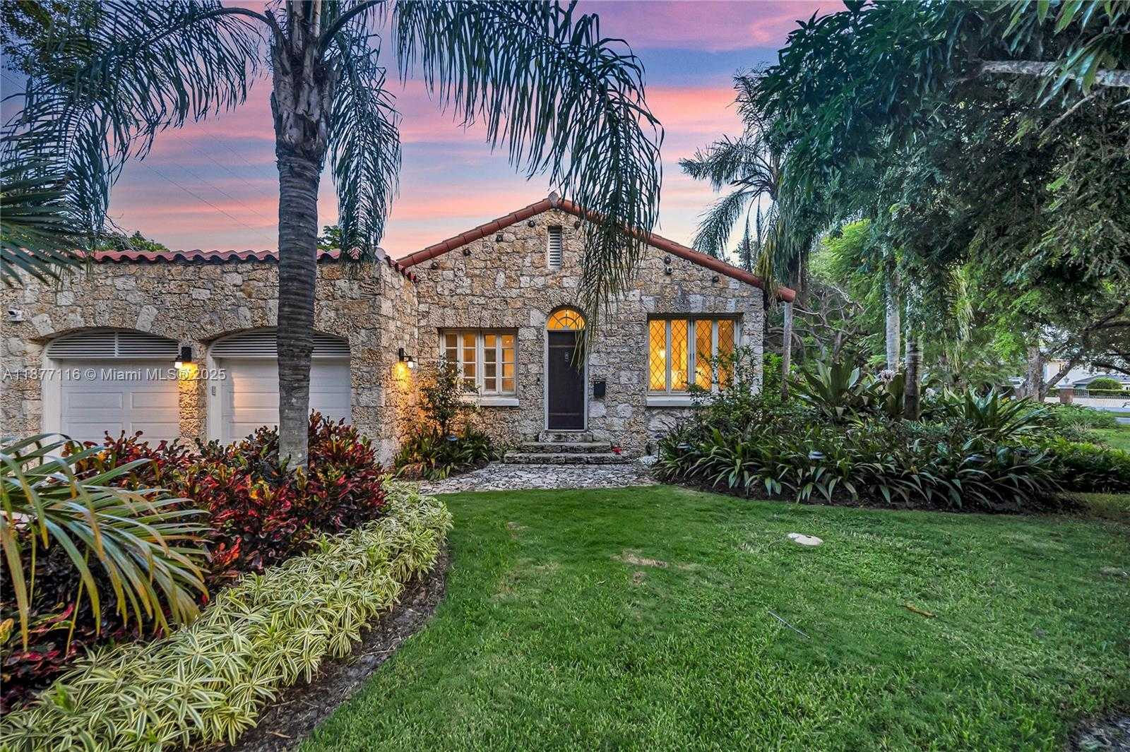 Small Image of 3903 GRANADA BLVD, Coral Gables Number 3