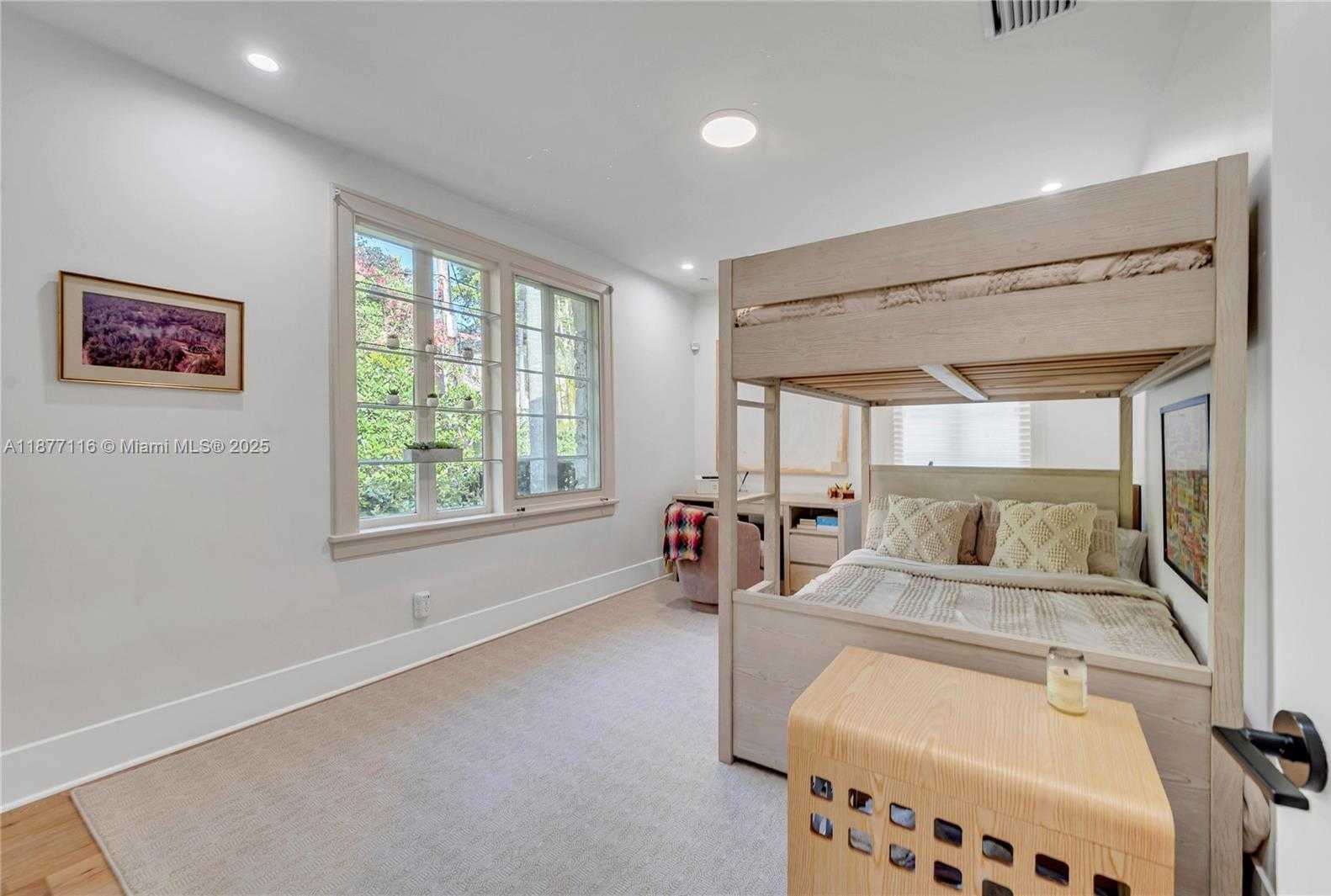 Small Image of 3903 GRANADA BLVD, Coral Gables Number 32