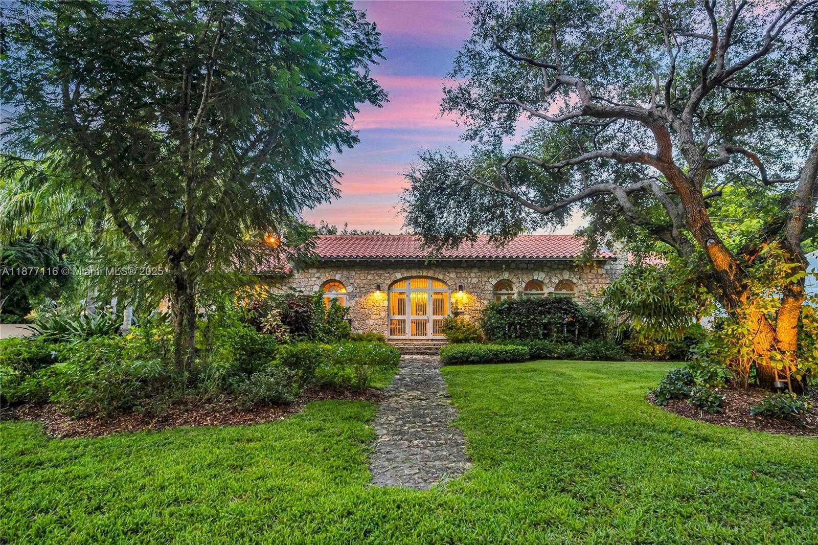 Small Image of 3903 GRANADA BLVD, Coral Gables Number 47