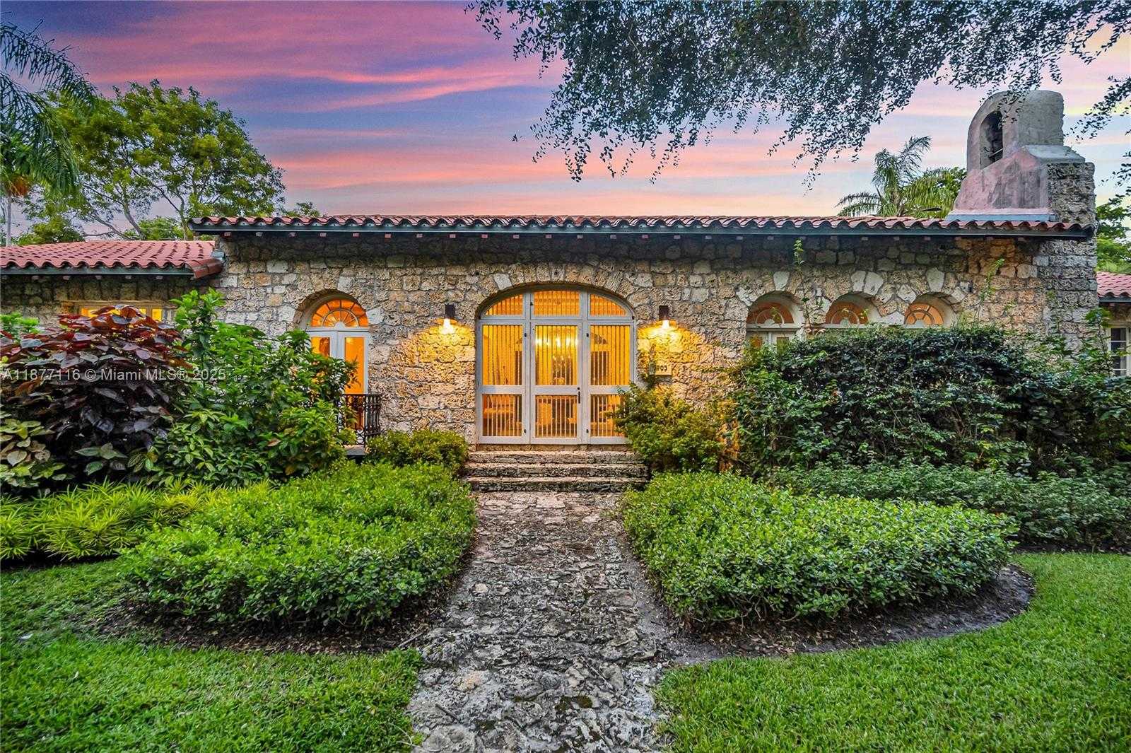 Small Image of 3903 GRANADA BLVD, Coral Gables Number 51