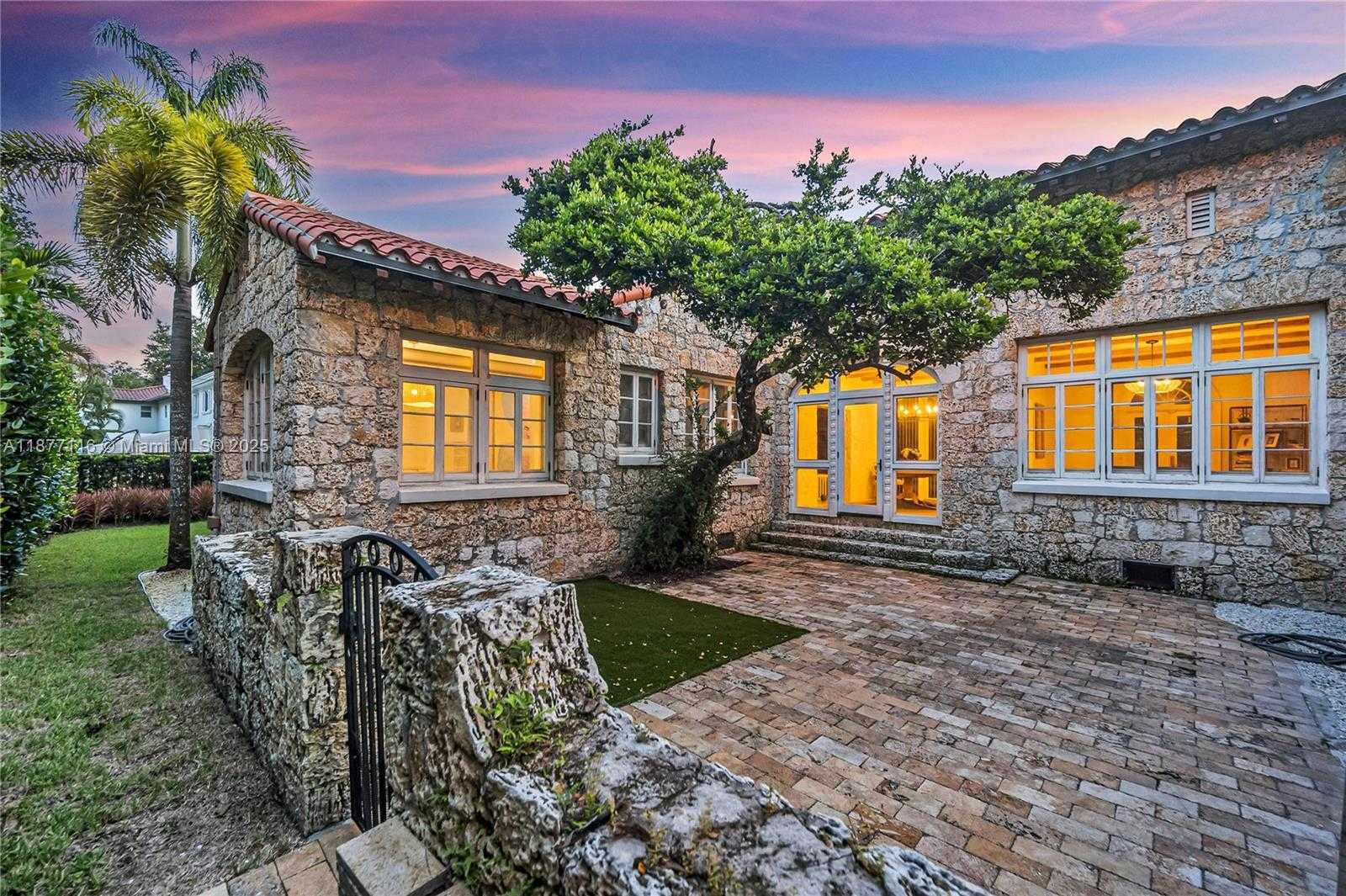 Small Image of 3903 GRANADA BLVD, Coral Gables Number 53