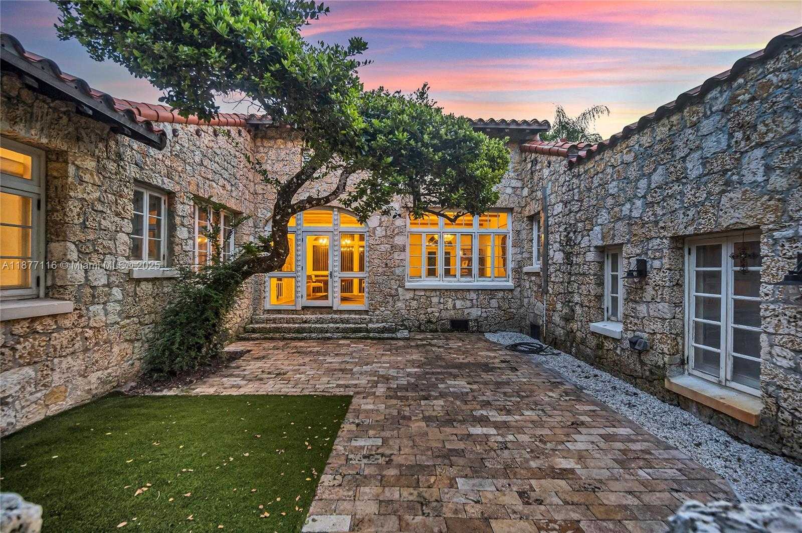 Small Image of 3903 GRANADA BLVD, Coral Gables Number 54