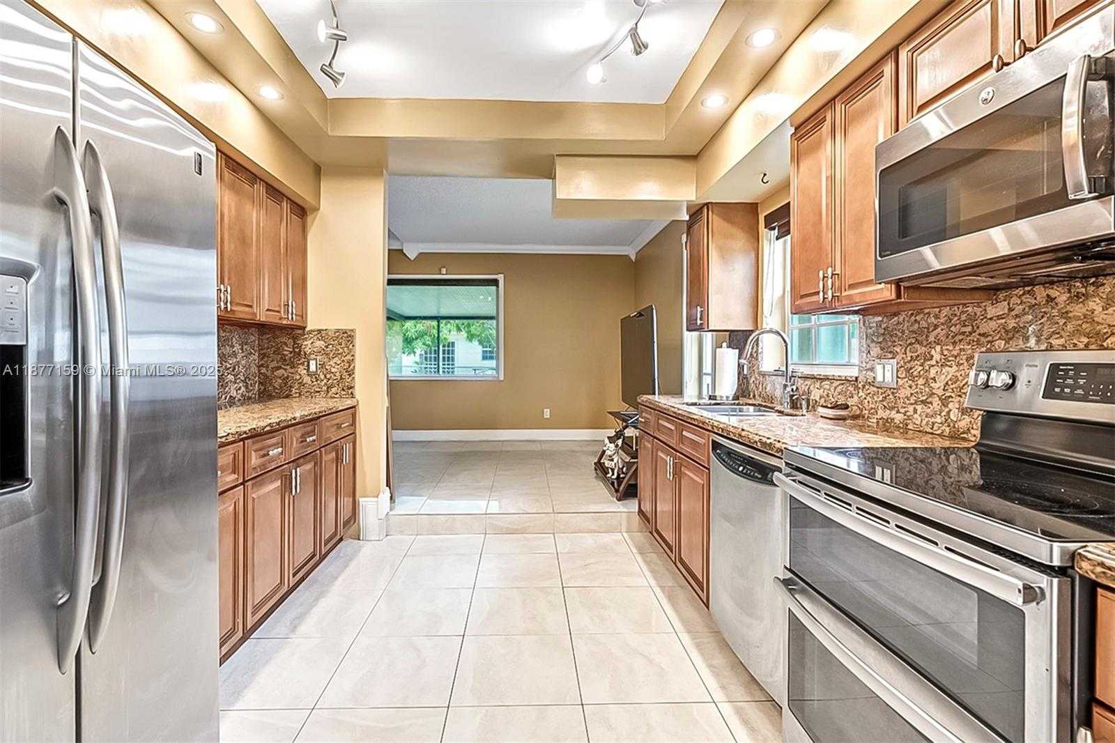 Small Image of 3568 SOUTH WEST 69TH WAY, Miramar Number 11