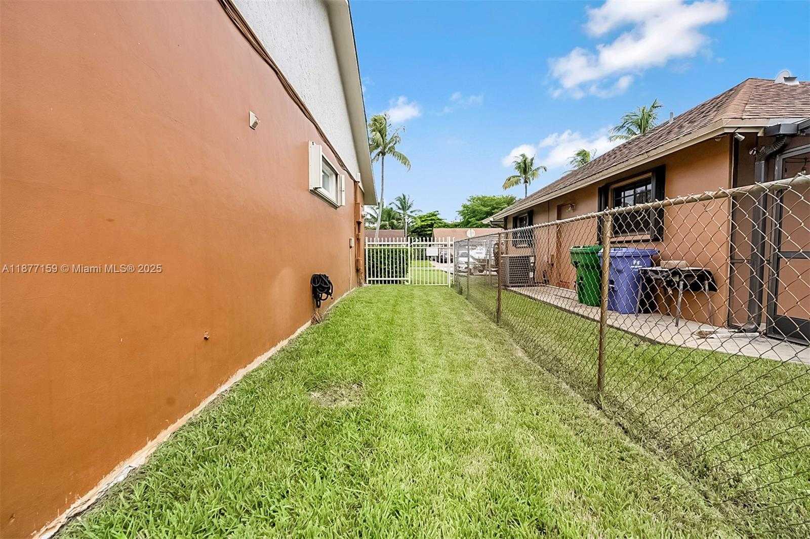 Small Image of 3568 SOUTH WEST 69TH WAY, Miramar Number 29