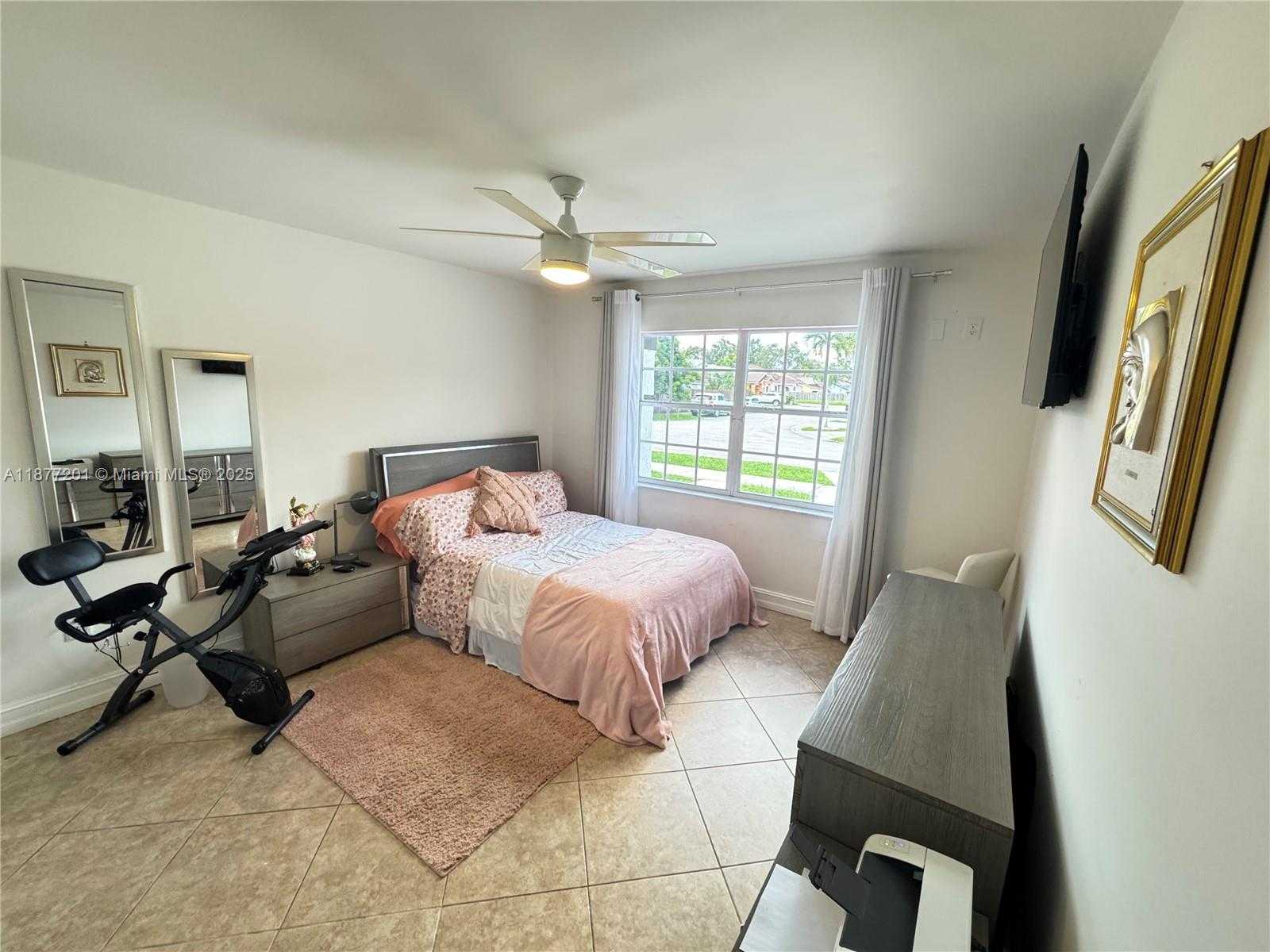 Small Image of 11235 SOUTH WEST 143RD CT, Miami Number 13