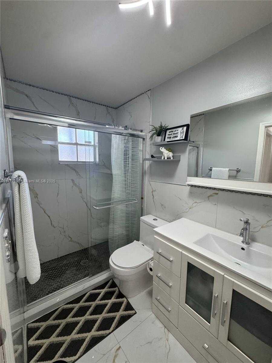 Small Image of 11235 SOUTH WEST 143RD CT, Miami Number 15