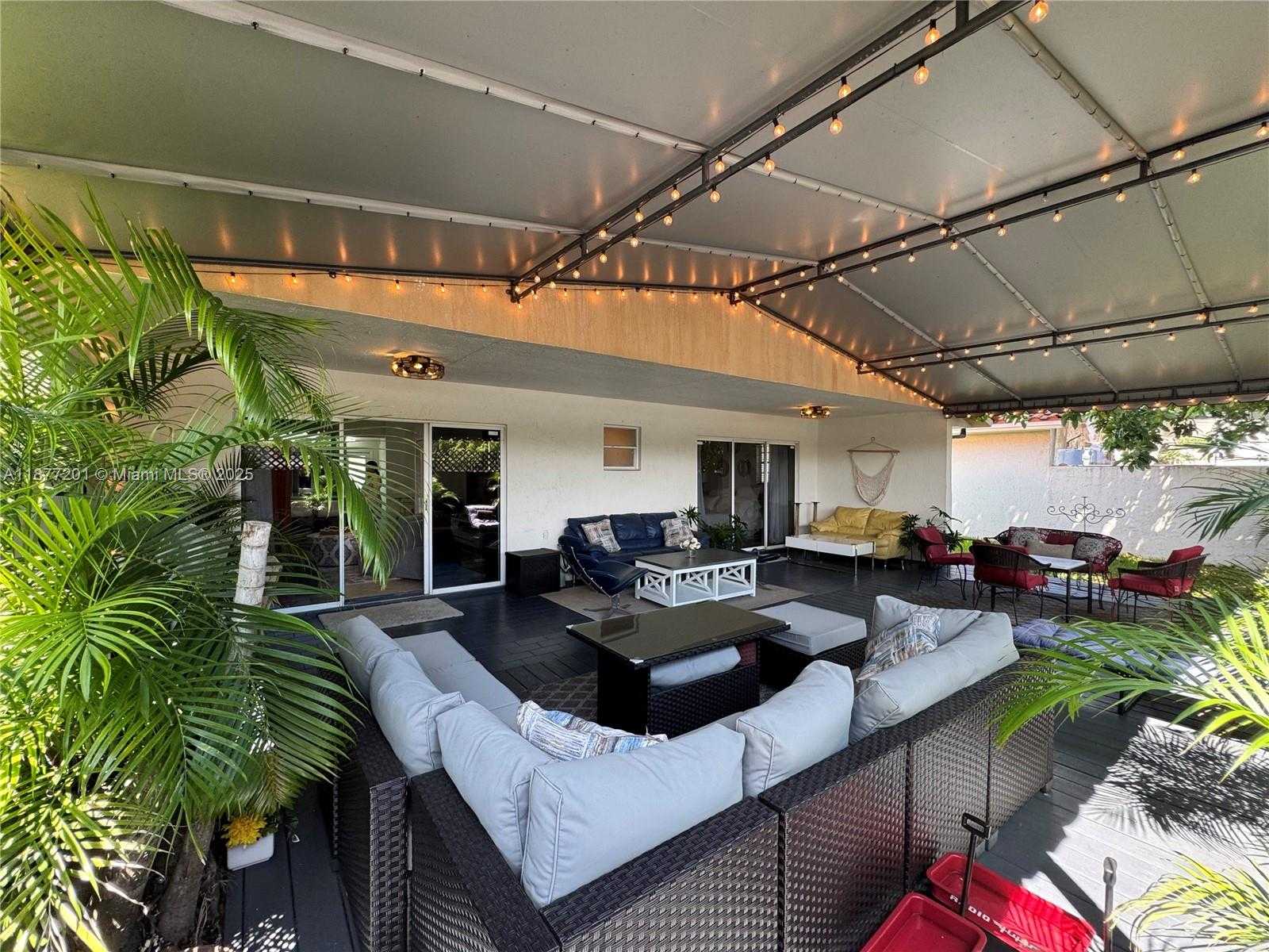Small Image of 11235 SOUTH WEST 143RD CT, Miami Number 16