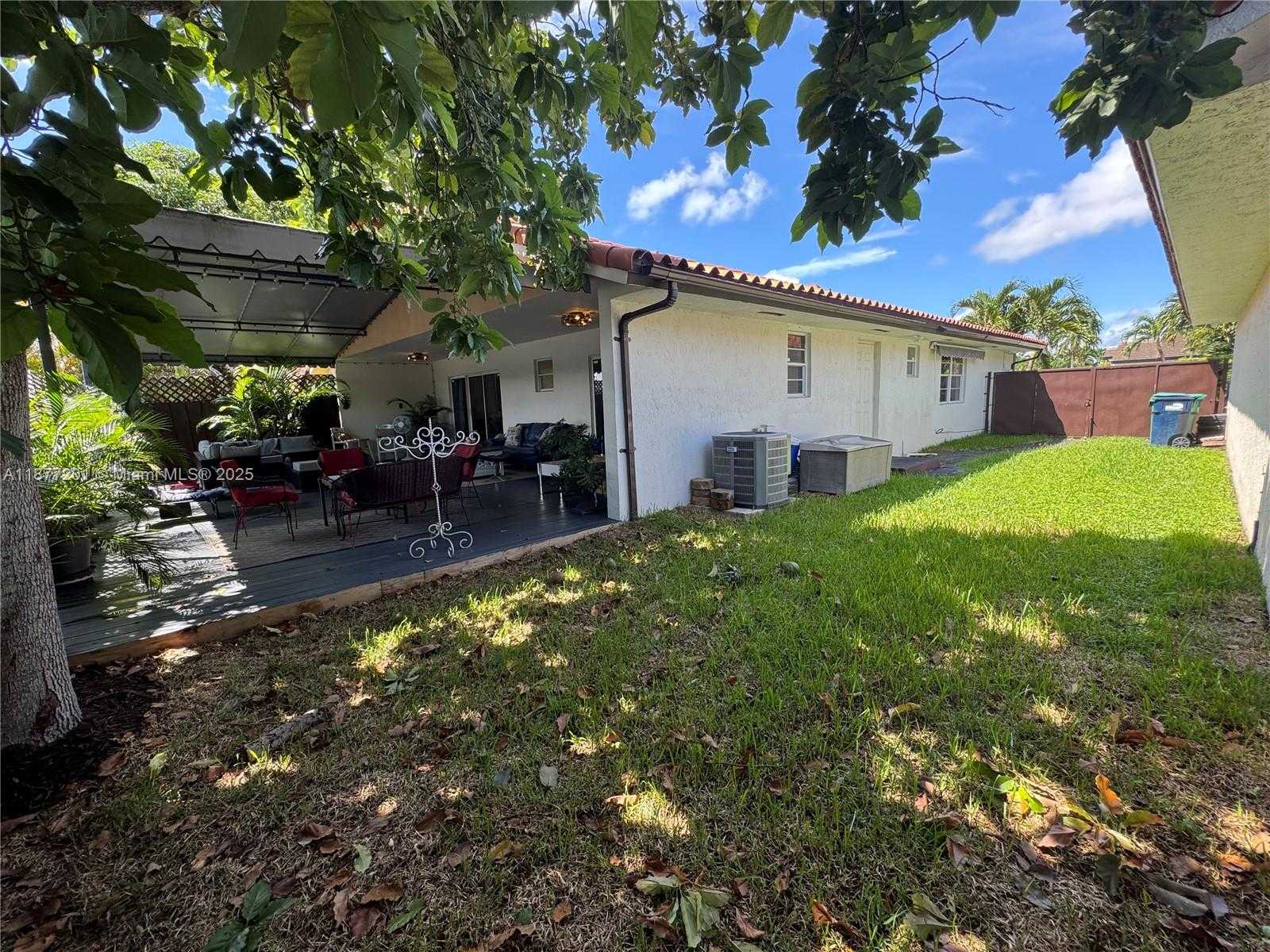 Small Image of 11235 SOUTH WEST 143RD CT, Miami Number 18