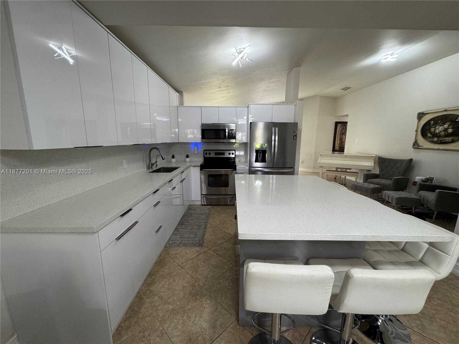Small Image of 11235 SOUTH WEST 143RD CT, Miami Number 6