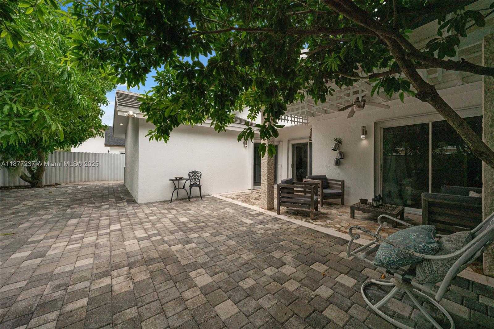 Small Image of Miami Number 20