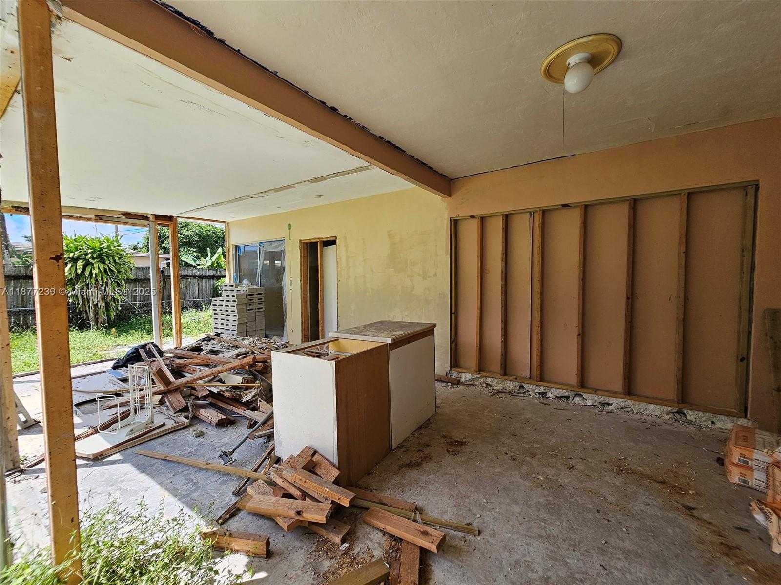 Small Image of 7648 CORAL BLVD, Miramar Number 17