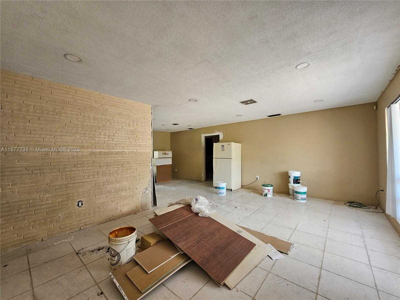 Small Image of 7648 CORAL BLVD, Miramar Number 3