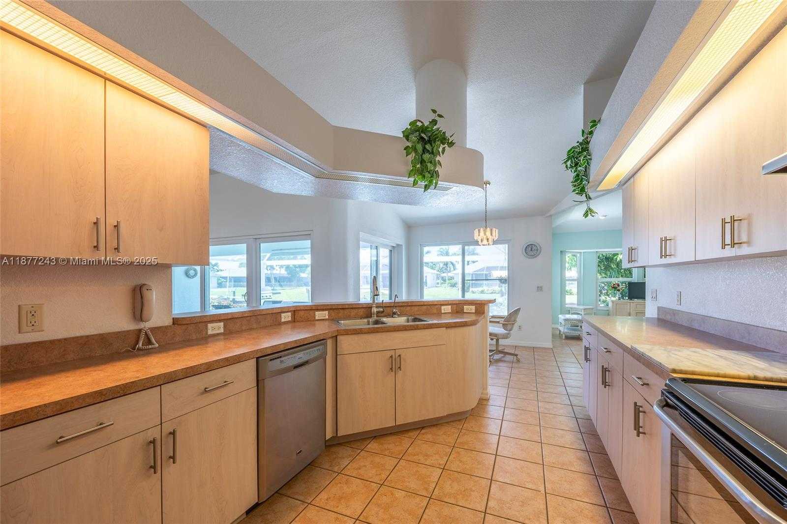 Small Image of 3902 SOUTH EAST 13TH AVE, Cape Coral Number 12
