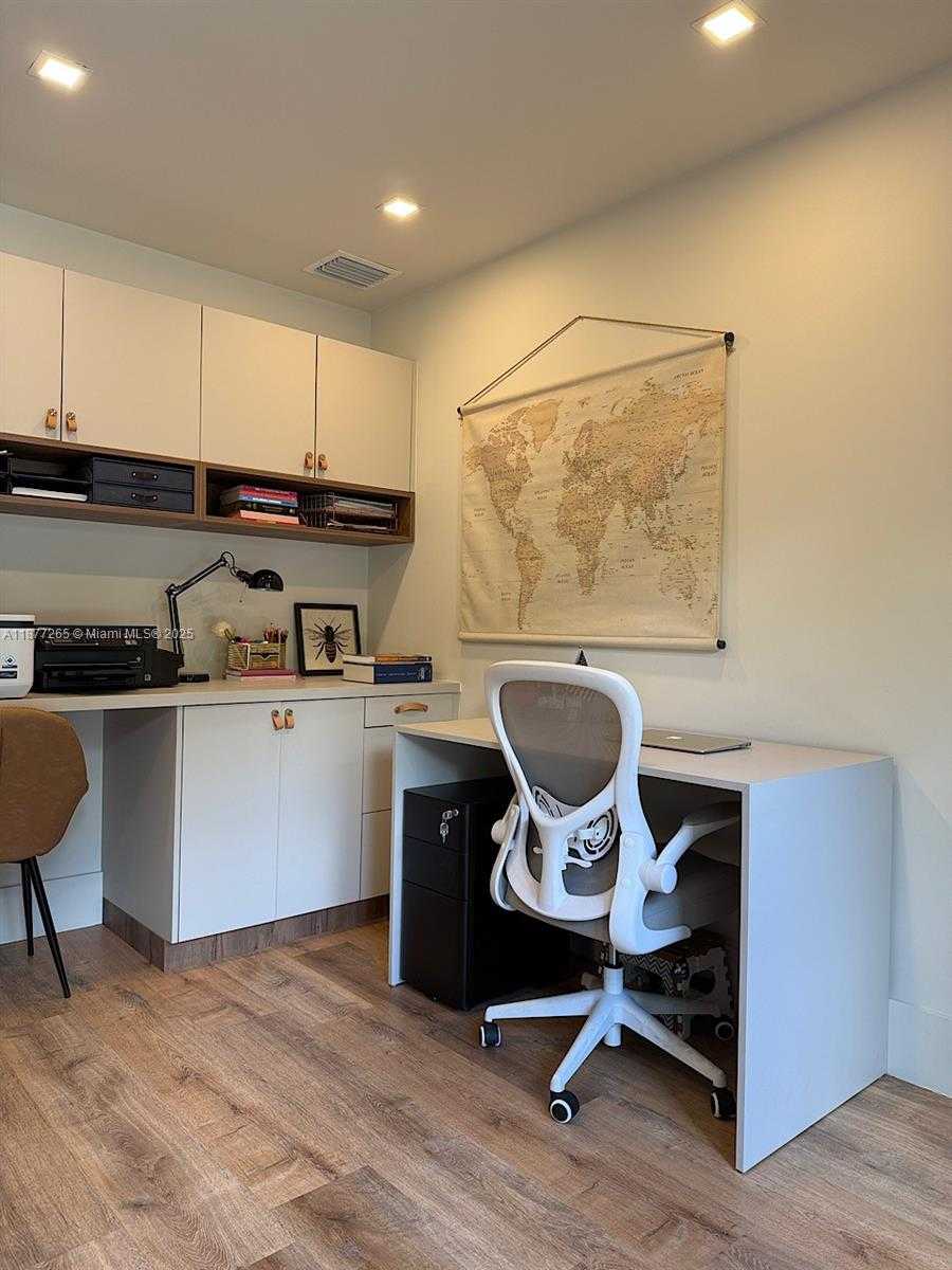 Small Image of 4100 SOUTH WEST 102ND AVE, Davie Number 21