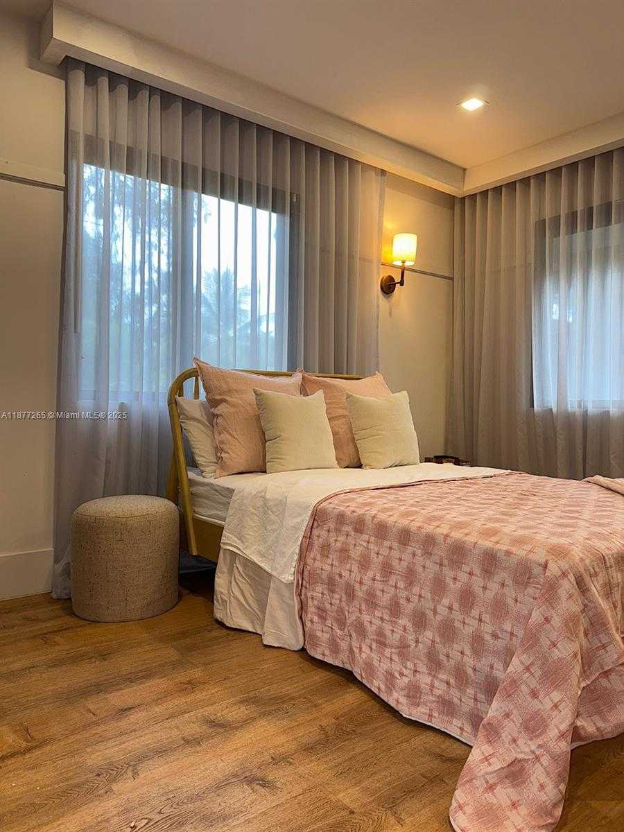 Small Image of 4100 SOUTH WEST 102ND AVE, Davie Number 51