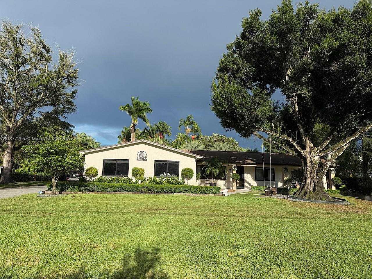 Small Image of 4100 SOUTH WEST 102ND AVE, Davie Number 64