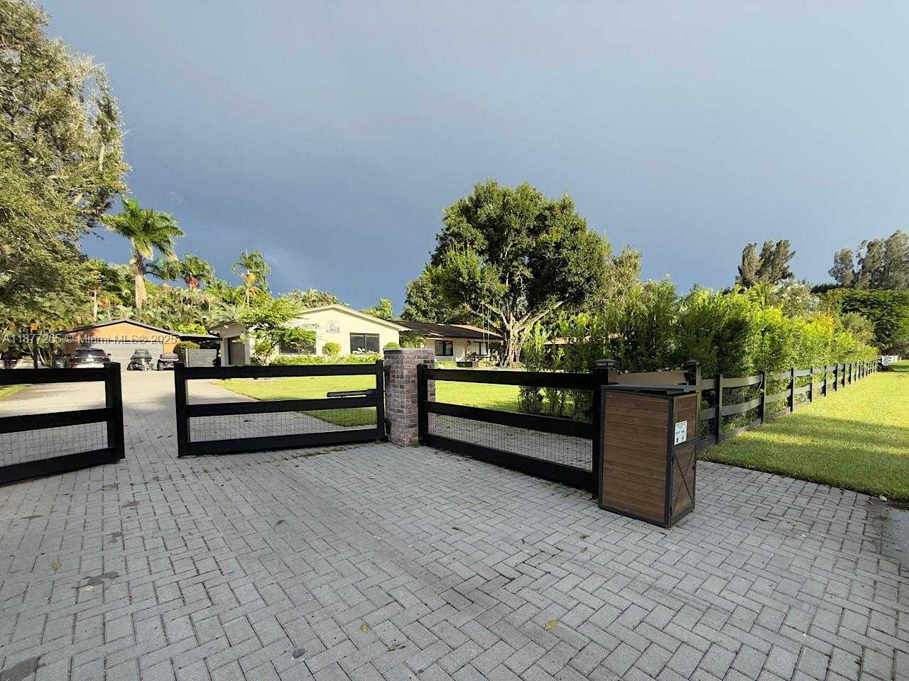 Small Image of 4100 SOUTH WEST 102ND AVE, Davie Number 65