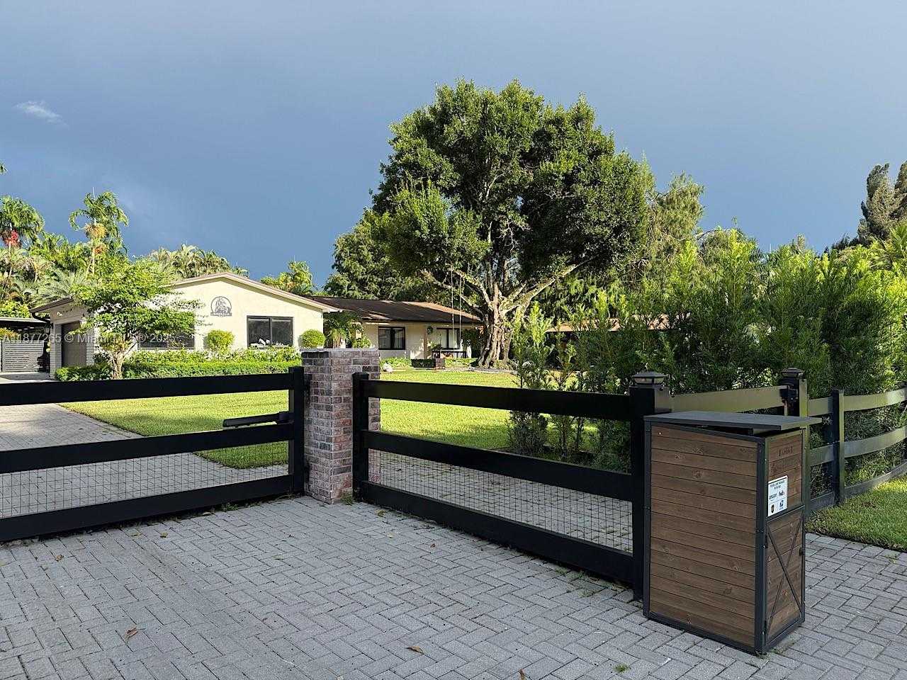 Small Image of 4100 SOUTH WEST 102ND AVE, Davie Number 67