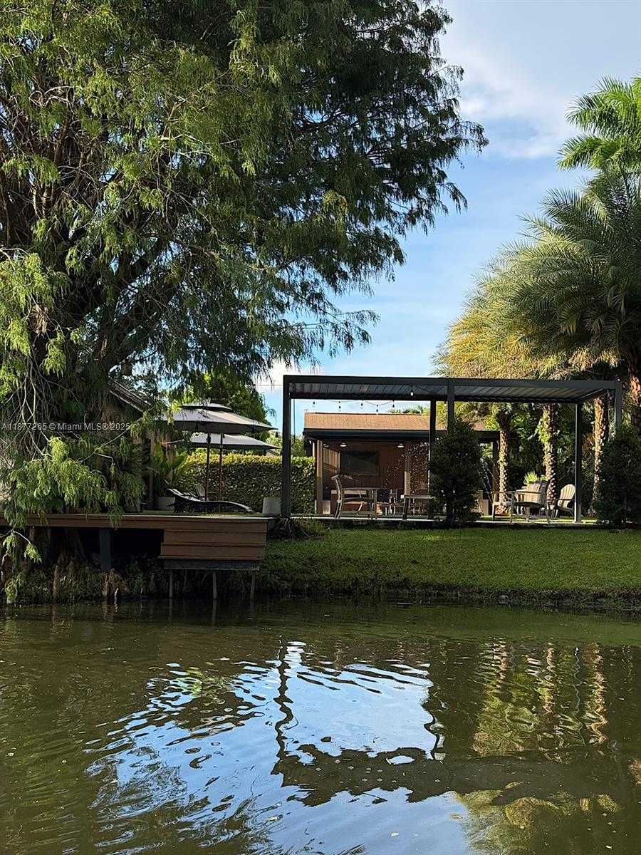 Small Image of 4100 SOUTH WEST 102ND AVE, Davie Number 83