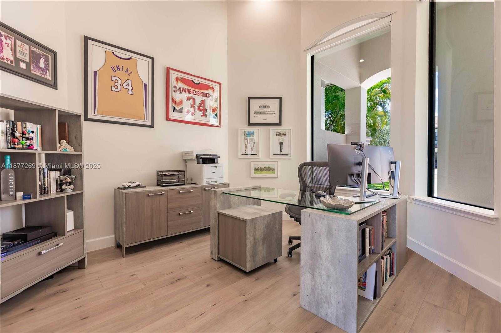 Small Image of 12641 NORTH STONEBROOK CIR, Davie Number 21