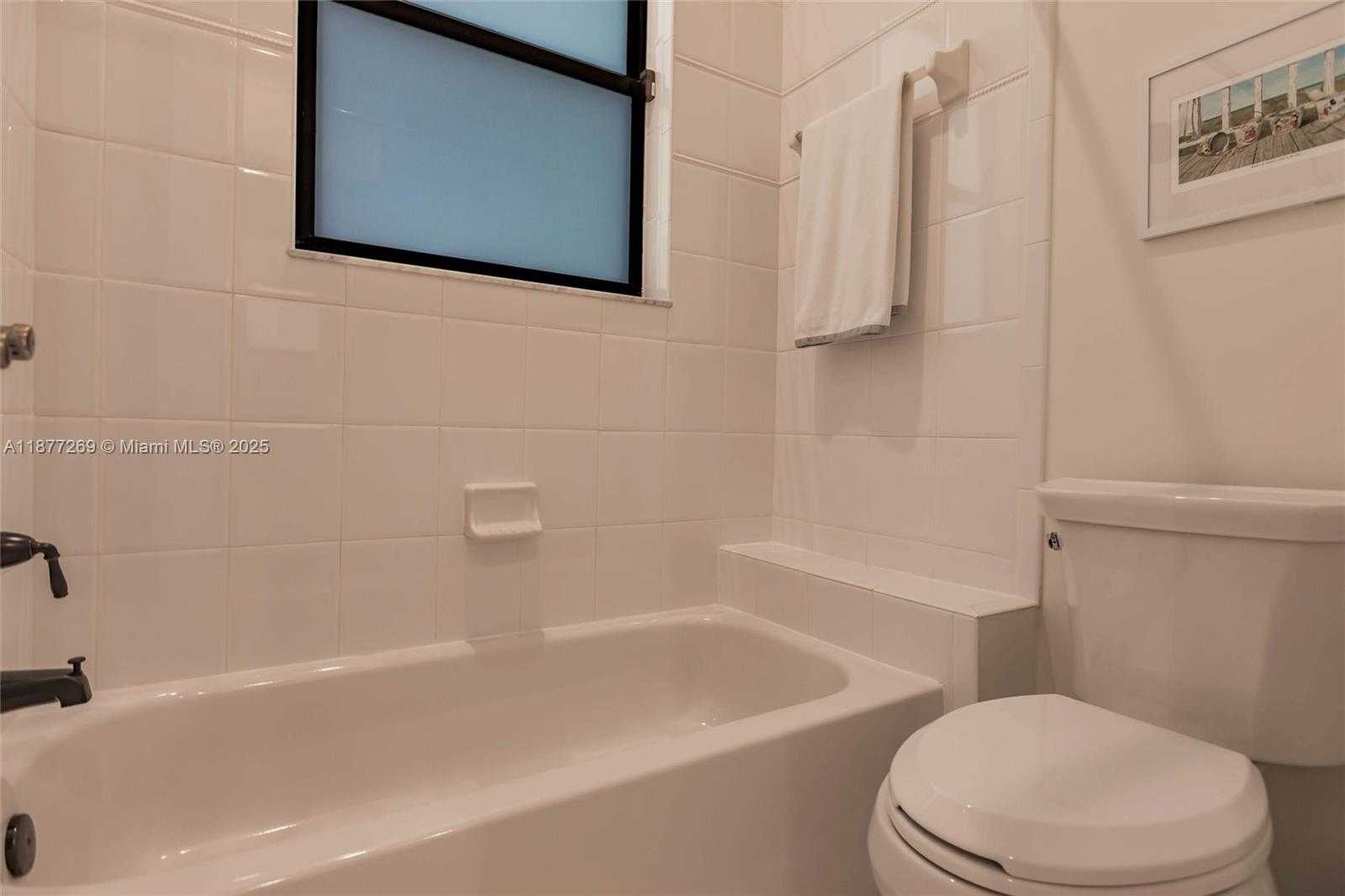 Small Image of 12641 NORTH STONEBROOK CIR, Davie Number 26