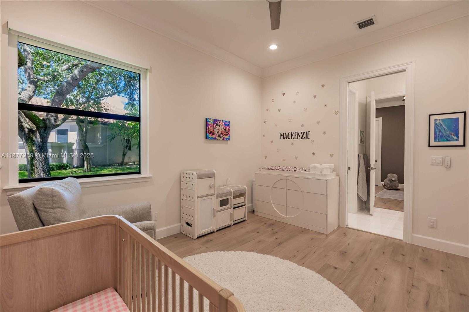 Small Image of 12641 NORTH STONEBROOK CIR, Davie Number 28