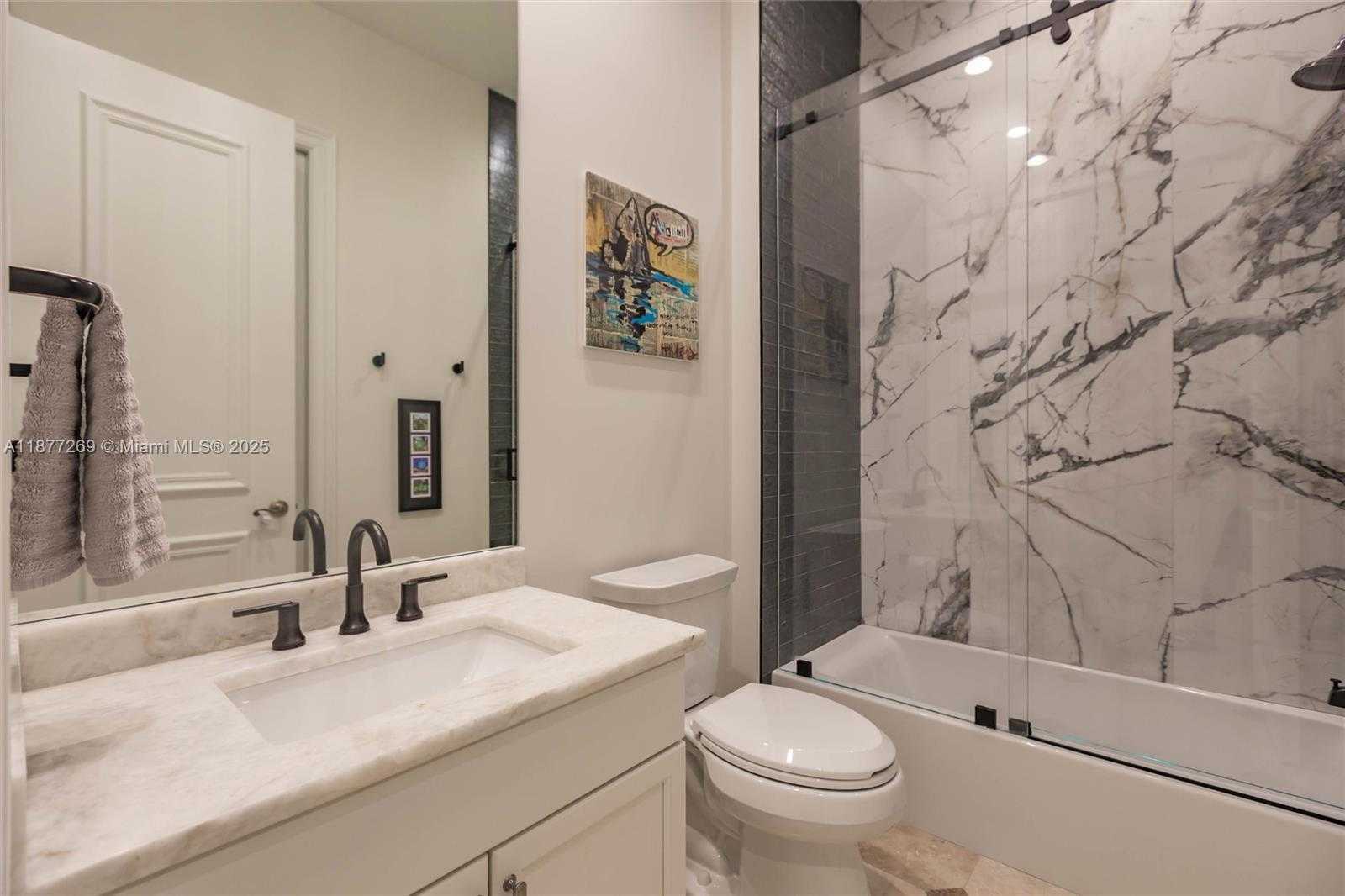 Small Image of 12641 NORTH STONEBROOK CIR, Davie Number 29