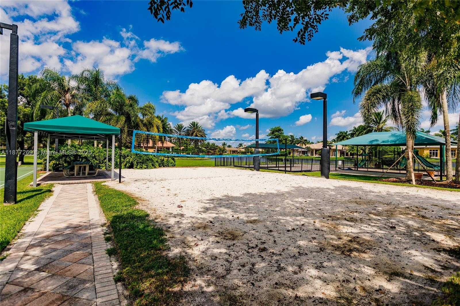 Small Image of 12641 NORTH STONEBROOK CIR, Davie Number 50