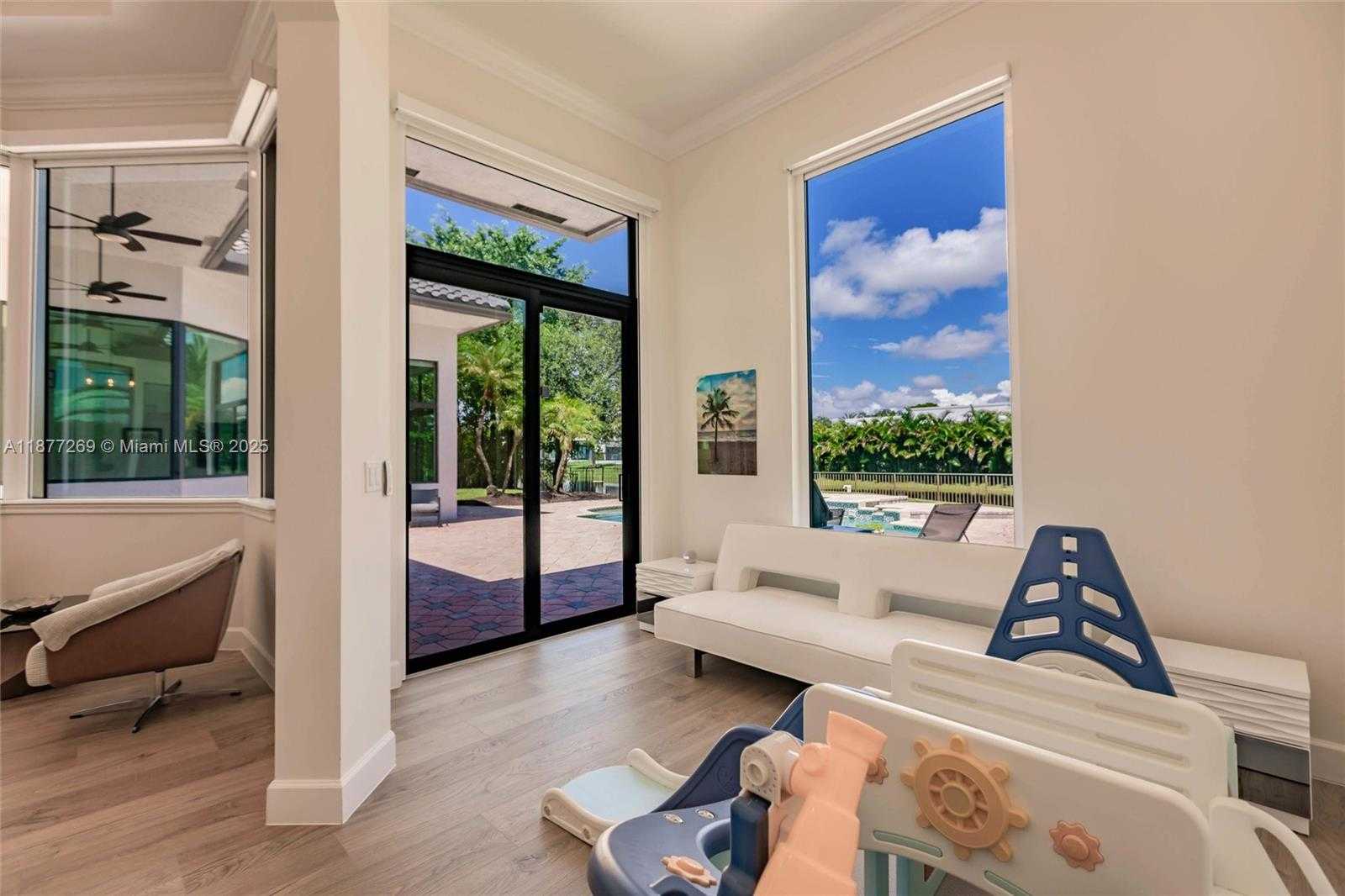 Small Image of 12641 NORTH STONEBROOK CIR, Davie Number 53