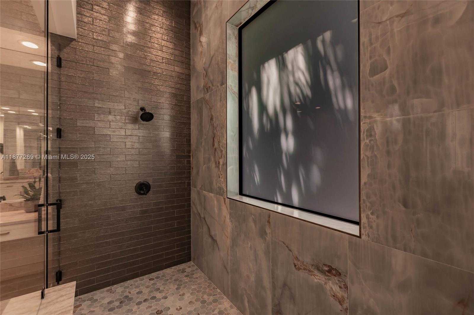 Small Image of 12641 NORTH STONEBROOK CIR, Davie Number 57