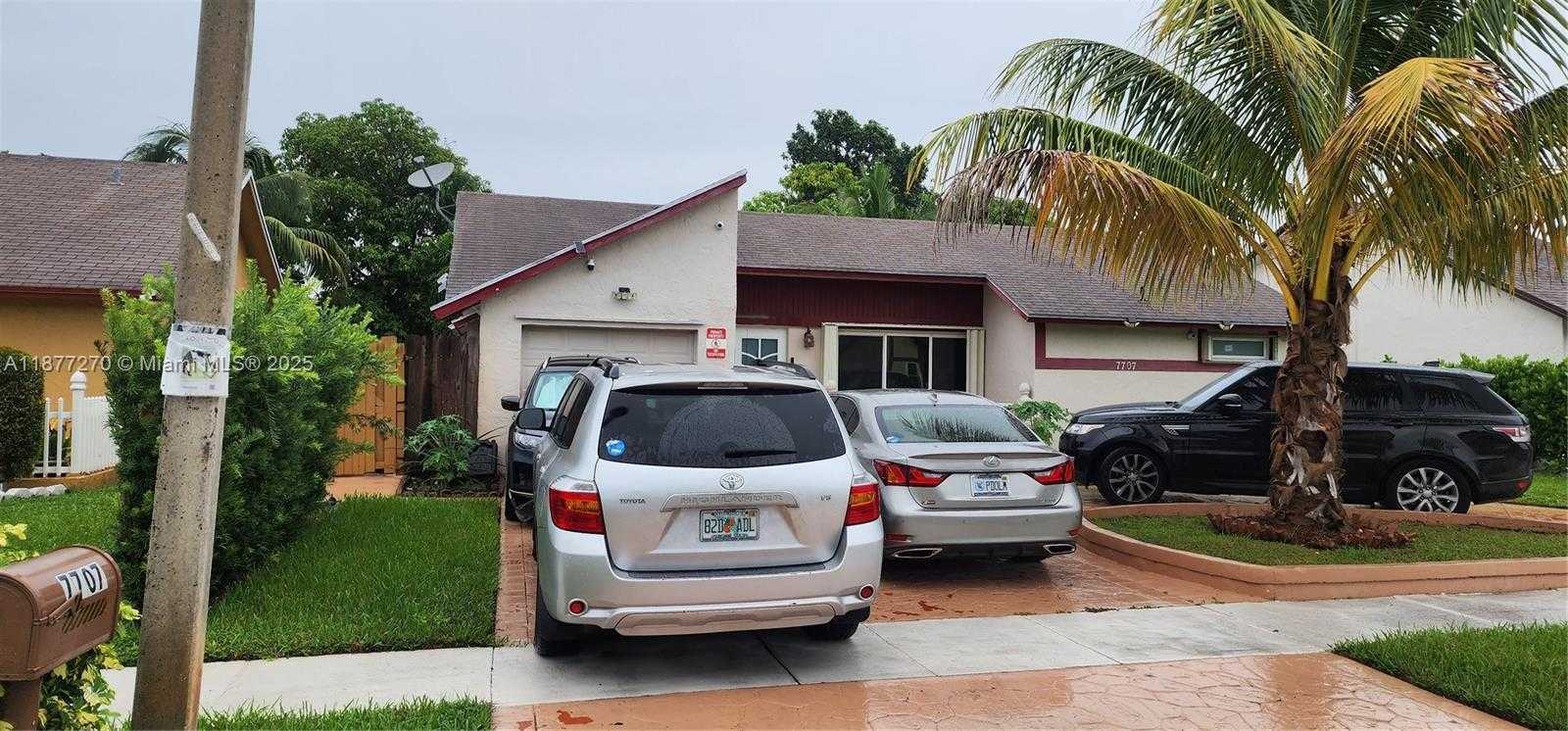 Small Image of 7707 SOUTH WEST 8TH ST, North Lauderdale Number 3