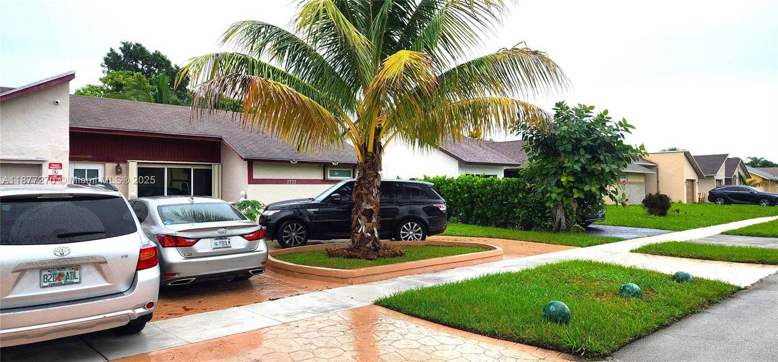 Small Image of 7707 SOUTH WEST 8TH ST, North Lauderdale Number 4
