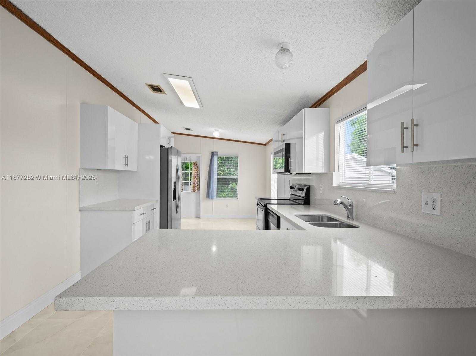 Small Image of 220 NORTH EAST 12TH AVE LOT 150, Homestead Number 10