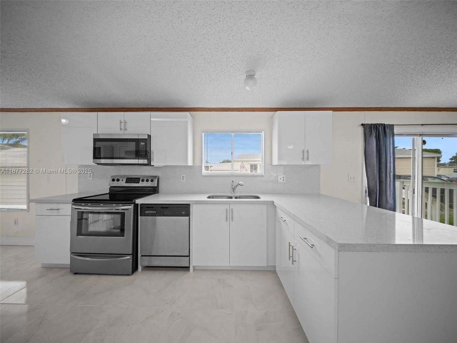 Small Image of 220 NORTH EAST 12TH AVE LOT 150, Homestead Number 11